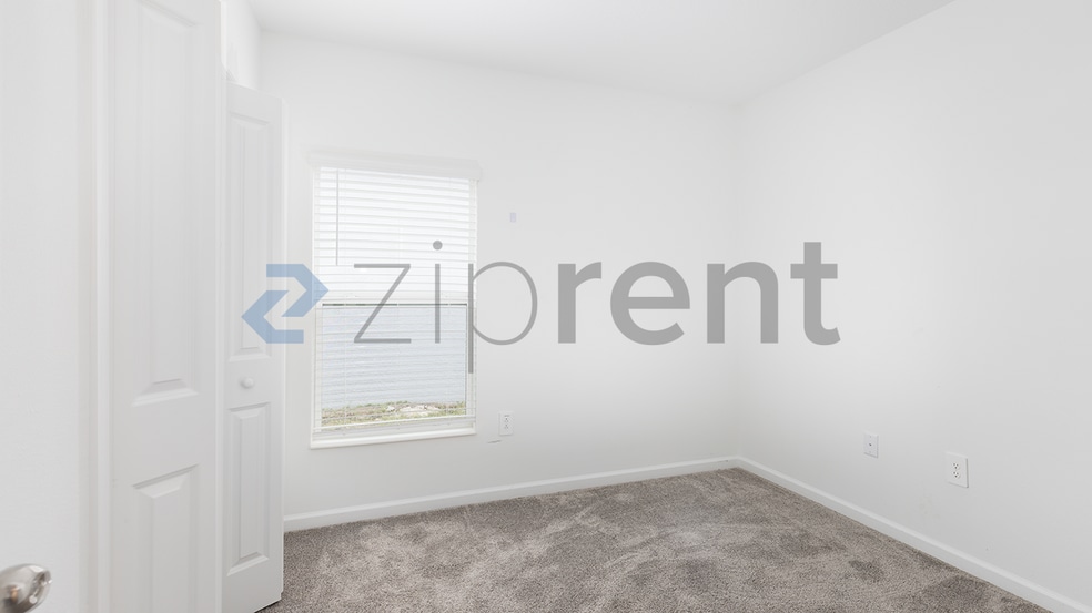 Building Photo - Unit