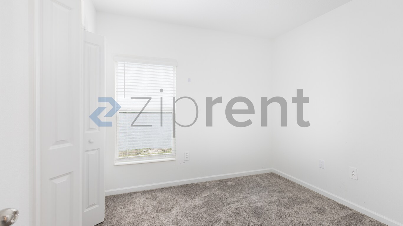 Building Photo - Unit