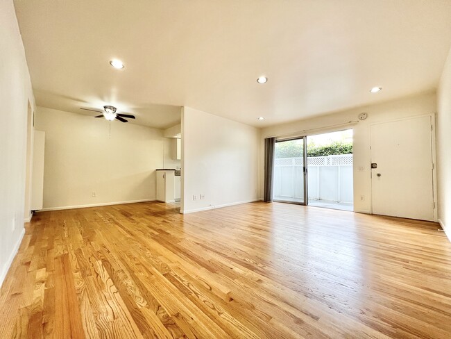 Primary Photo - 3661 Vinton Ave