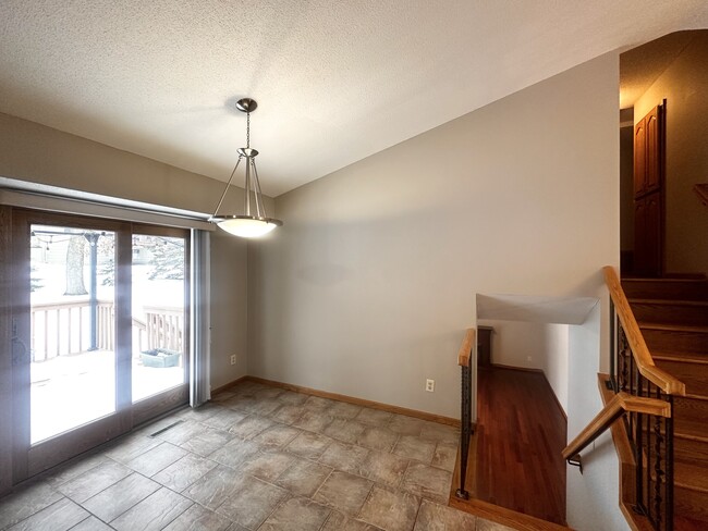 Building Photo - 9403 Lakeside Trl