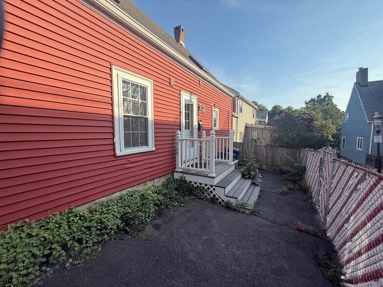 Building Photo - 3 Clarken Ct