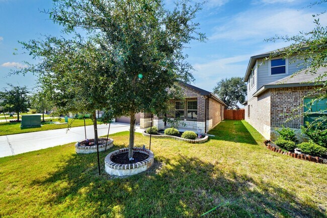 Building Photo - Gorgeous 4-Bedroom Home in Westpointe East...
