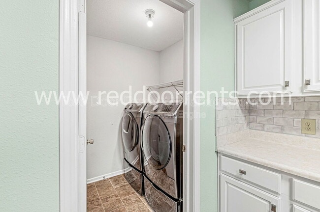 Building Photo - 12192 Maize Dr