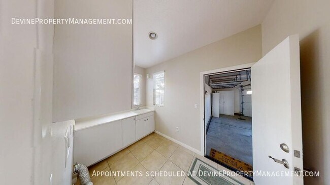 Building Photo - 381 Mesa Verde Park