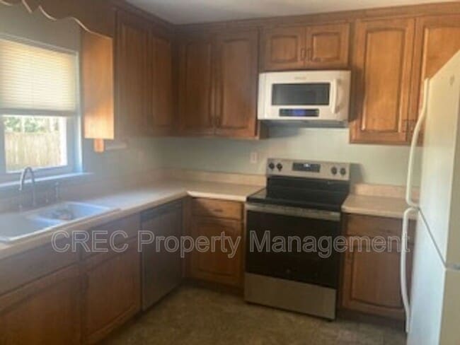 Building Photo - 9 Penn Ave