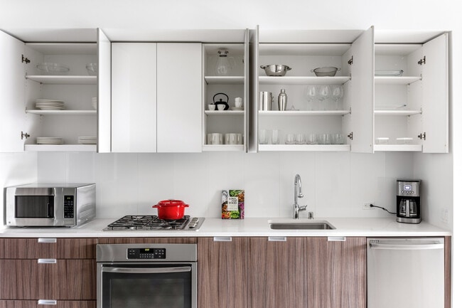 Building Photo - 7011 Sunne Ln