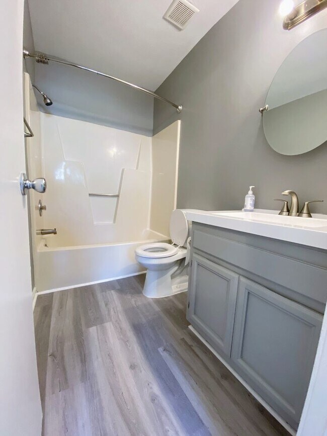 Building Photo - 3808 Fawn Creek Dr