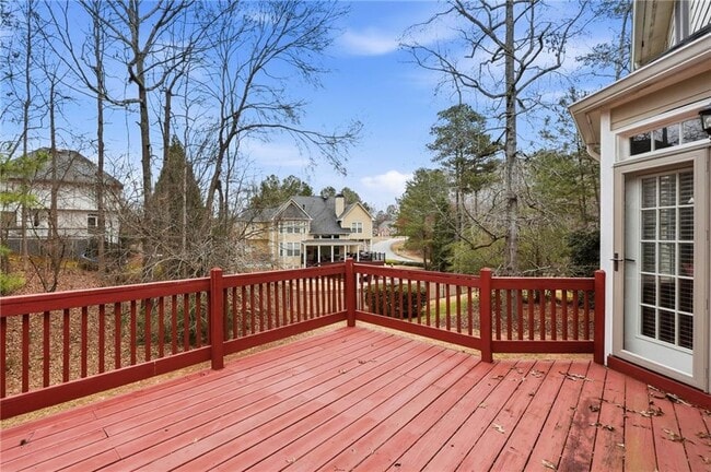 Building Photo - 310 Stoneleigh Dr SW