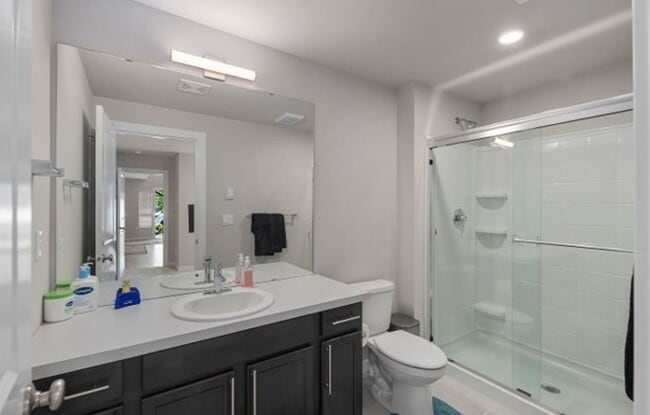 Building Photo - Modern 4-Bed Home in Northshore School District with A/C