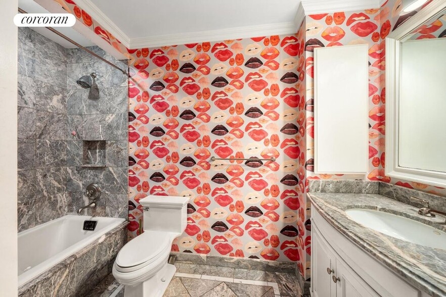 Building Photo - 502 Park Ave