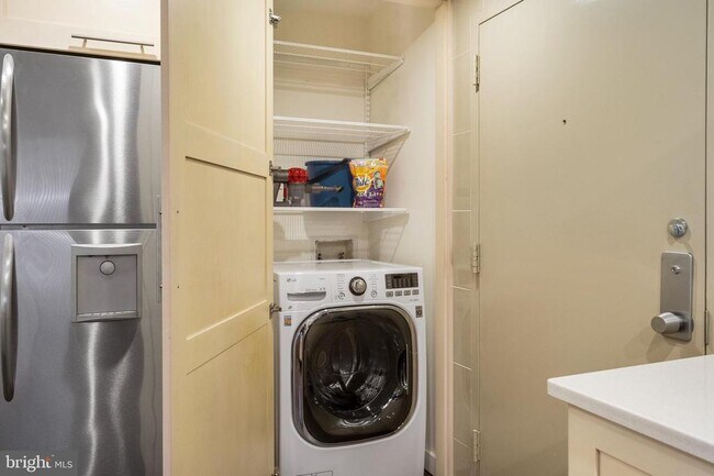 Building Photo - 1301 20th St NW