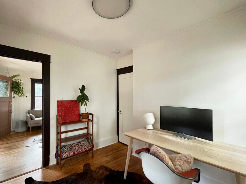 Building Photo - 204 N Avenue 55