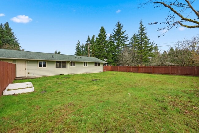 Building Photo - Move in Ready! 3 bedroom 1 bath, North Thurston School District.