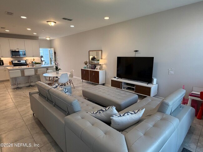 Building Photo - 24 Fieldfare Ln