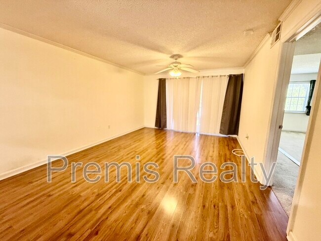 Building Photo - 2500 Winding Creek Blvd