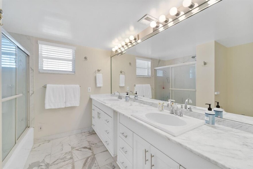 Building Photo - 111 N Pompano Beach Blvd