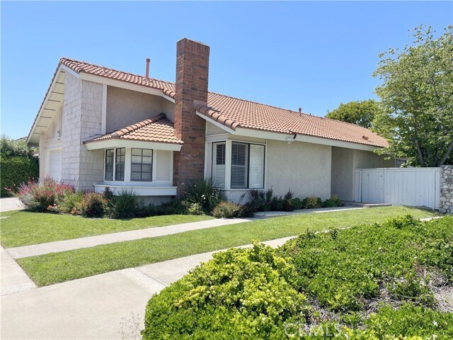 Building Photo - 17 Fallbrook