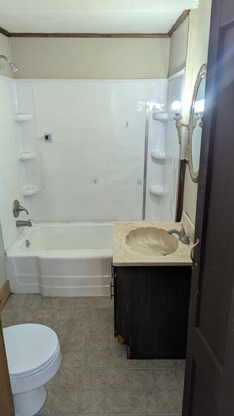 bathroom - 24 Mechanic St