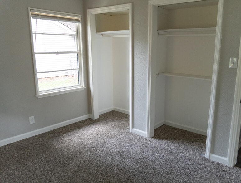 Building Photo - 1104 Southampton St