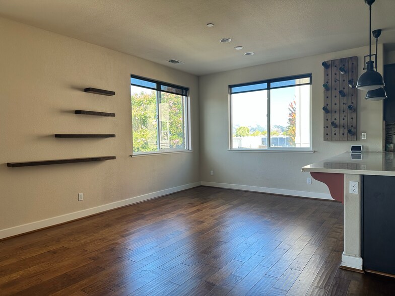 Building Photo - 6673 Tralee Village Dr