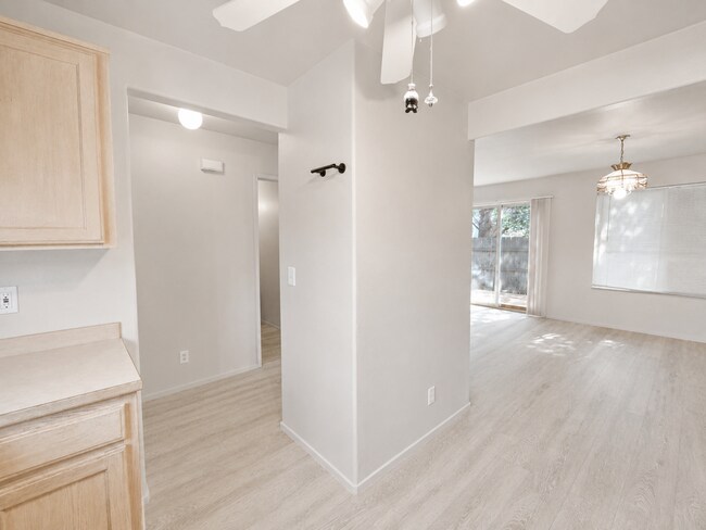 Building Photo - 2950 NE Nikki Ct