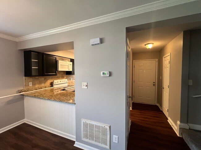 Building Photo - 4460 Roller Ct