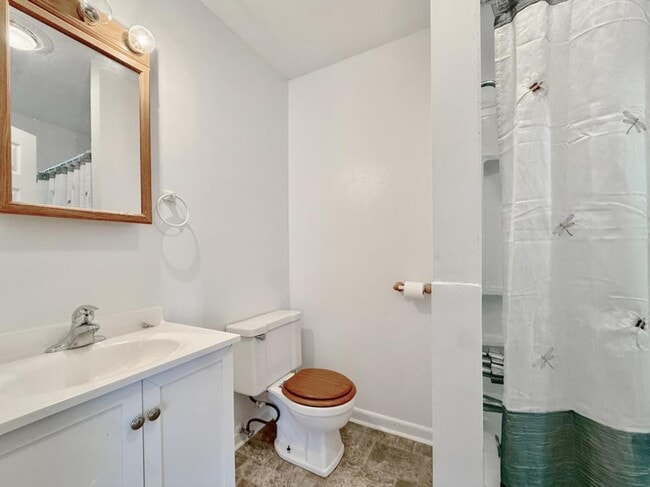 Building Photo - 2609 Bartlett St