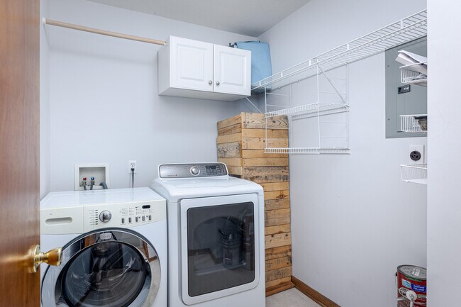Building Photo - 2396 Quarterback Ct