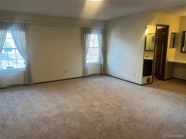 Building Photo - 2750 S Heather Gardens Way