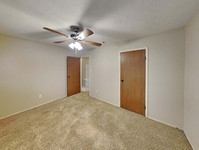 Building Photo - 164 Maple Branch St