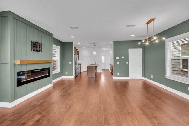 Building Photo - Cottage Park Home