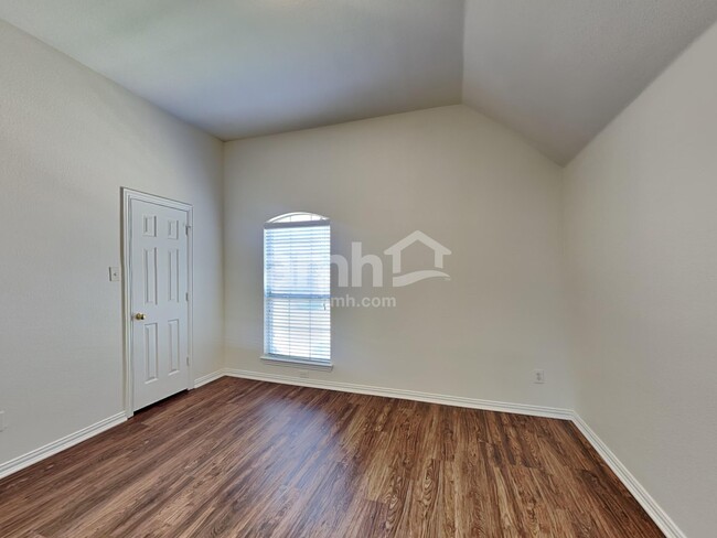 Building Photo - 2619 Hopkins Dr