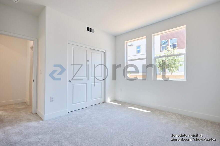 Building Photo - 337 Proctor