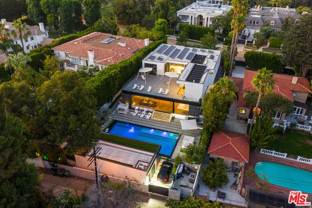 Building Photo - 809 N Rexford Dr