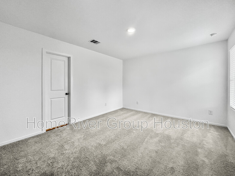 Building Photo - 5822 Starling Dr