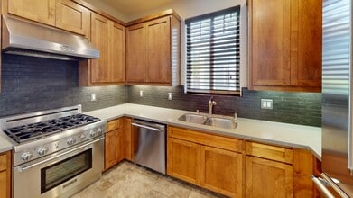 Building Photo - 875-877 Islay St