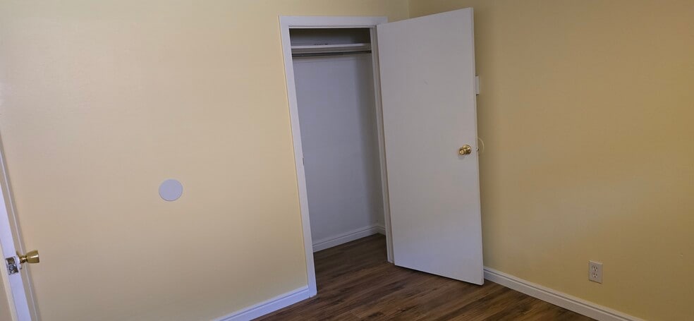 Building Photo - 1057 S 900 E