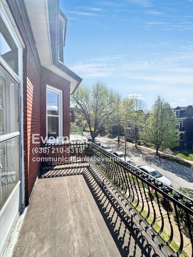 Building Photo - 4-Bedroom, 2-Bathroom Home in a Convenient...