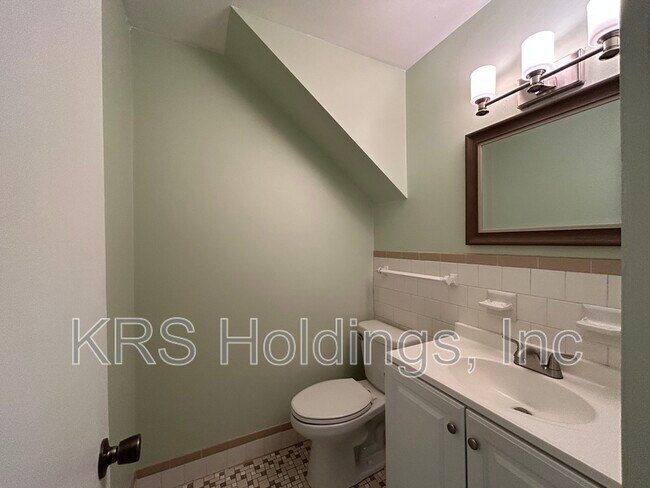 Building Photo - 208 Fort Worth St