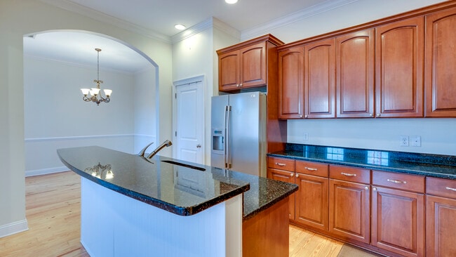 Building Photo - 407 E Hull St