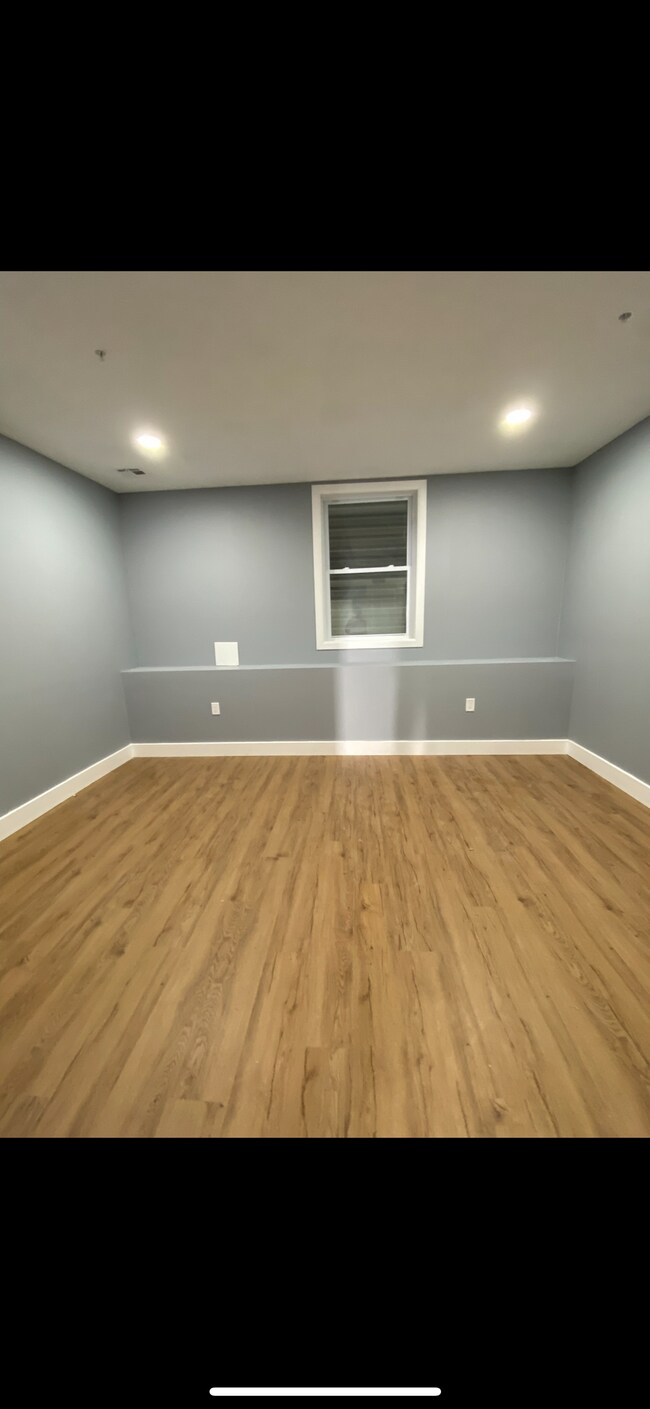 Building Photo - 151 Main St