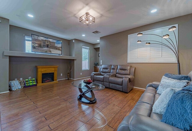 Building Photo - 1761 N St Francis Pl