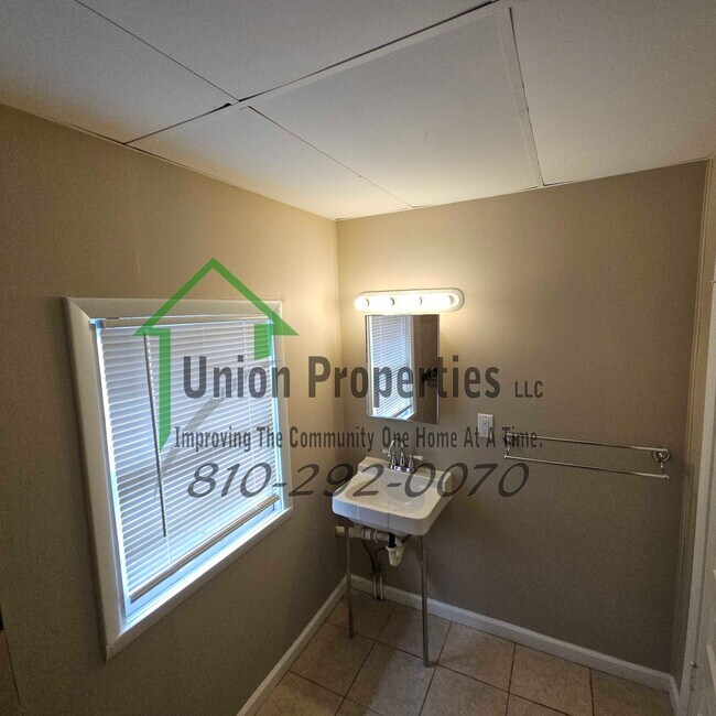 Building Photo - 516 Glenwood Ave