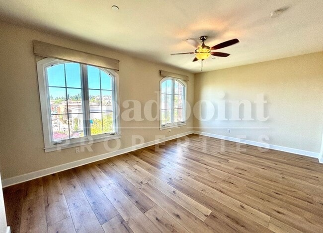Building Photo - 1501 San Elijo Rd S