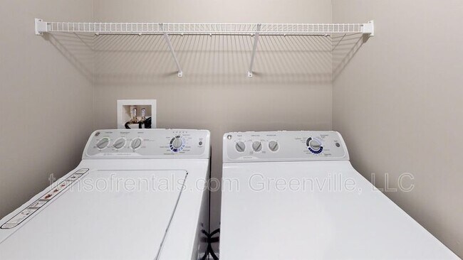 Building Photo - 433 Woodbark Ct