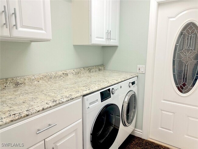 Building Photo - 2026 Terrazzo Ln