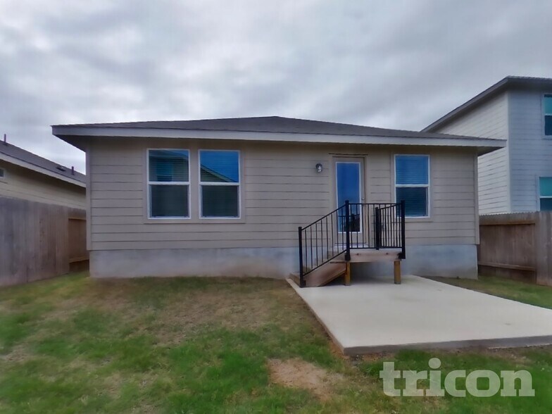 Building Photo - 3521 Stride Ln
