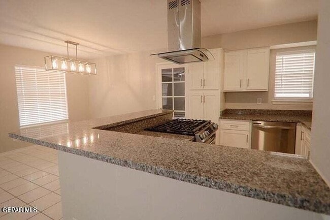 Building Photo - 727 Arredondo Dr