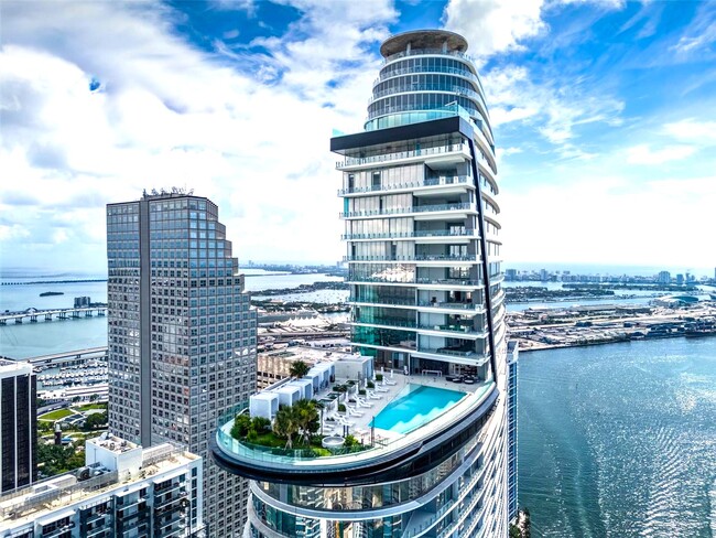 Building Photo - 300 Biscayne Boulevard Way