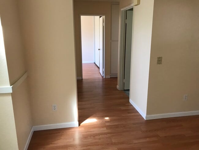 Building Photo - 24312 Dunlavy Ct